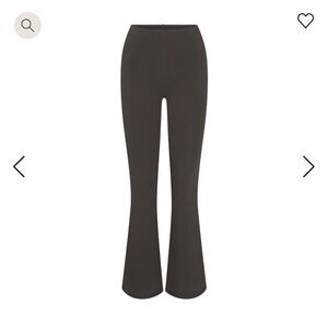 NWT SKIMS Outdoor Flare Leggings